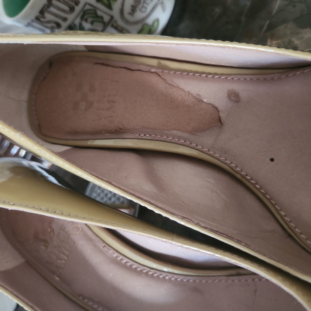 Vince Camuto nude heels size 5.5M - Picture 9 of 10